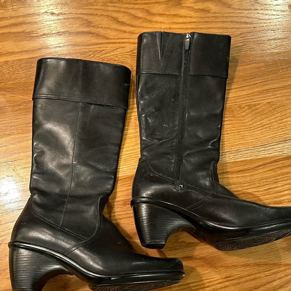 Dansko boots, super comfortable!
